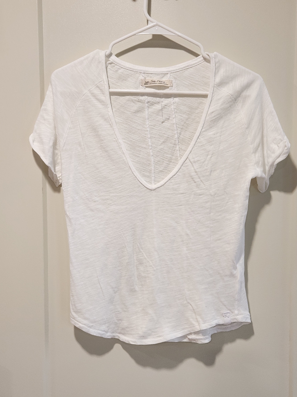 Free People White Sunny Days Ahead V-Neck Slub Tee Shirt Medium M Cotton